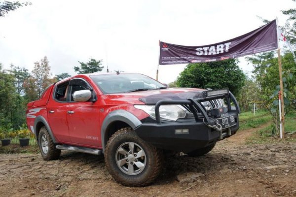 Belajar Off-Road, MMKSI Ajak Pengguna Triton Menjelajah Medan Ekstrem Kopeng Jawa Tengah