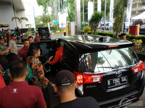Naik Toyota Kijang Innova, Jokowi Hadiri Pameran Motor Terbesar Di Indonesia