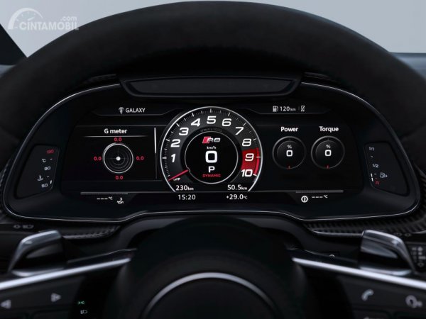 Setir Audi R8 2022 menggunakan desain tiga palang yang dihias apik dengan logo Audi beraksen krom