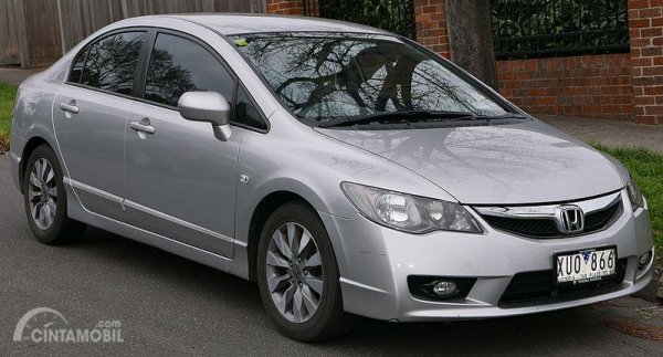TIPS BELI MOBIL BEKAS: Honda Civic Generasi Ke-8 FD, 2006-2011, Saatnya Memburu Generasi Civic Terbaik