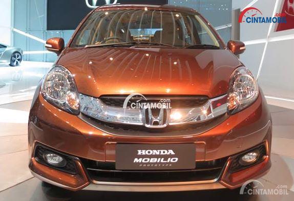 Honda Mobilio 2016 generasi pertama masih menggunakan lampu bulat