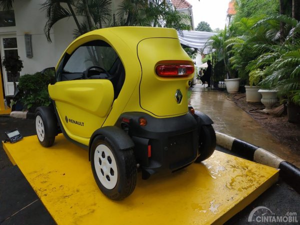 Twizy Renault вид сбоку