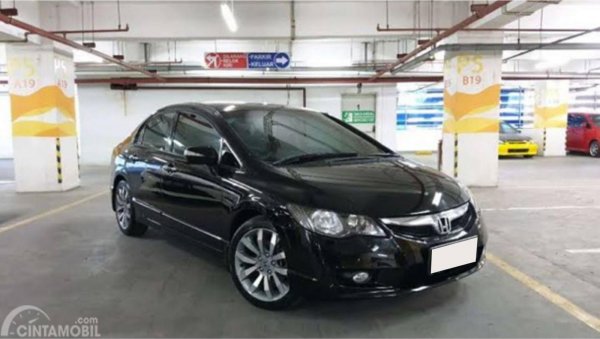 Mencari Mobil Sedan Powerful? Coba Intip Harga Sedan Honda Civic 2000 cc Berikut Ini