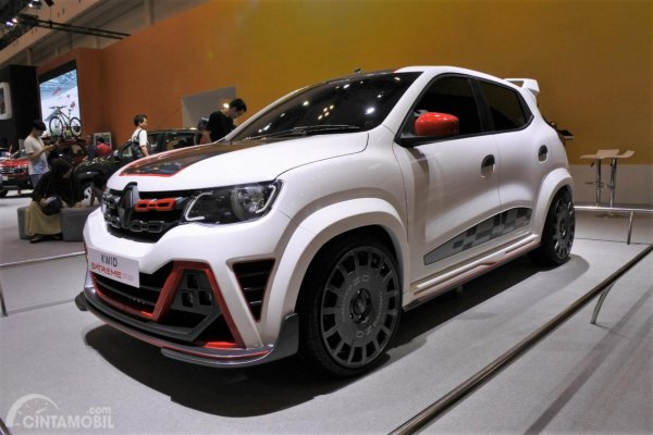 Mau Mobil Kinclong Seperti di Pameran, Begini Caranya!