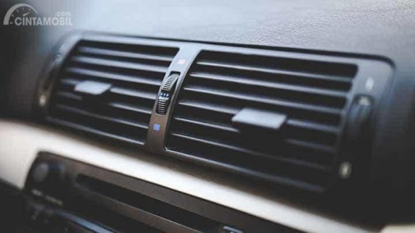 Menjaga Tetap Sejuk, Berapa Kilometer Ideal Servis AC Mobil?