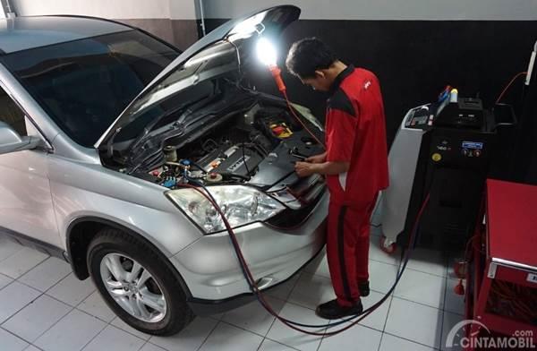 Flushing AC Mobil, Kuras Oli dan Freon Tanpa Bongkar AC
