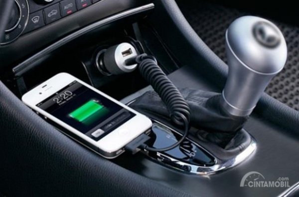 Jangan Sembarang Pilih, Inilah Tips Memilih USB Charger Mobil Terbaik