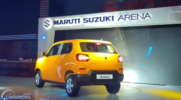 Gambar menunjukkan Tampilan belakang Suzuki S-Presso 2019 berwarna kuning