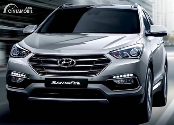 Bertabur Fitur, Yuk Intip Harga Hyundai Santa Fe Diesel Bekas 2016