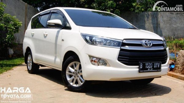 Toyota Kijang Innova Diesel Terlalu Mahal? Mending Pilih Innova Bensin Matik Atau Manual?