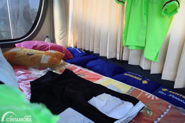 Mengapa Sopir Bus AKAP Punya Tempat Tidur Di Belakang?