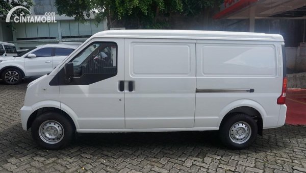 Komparasi Mobil Niaga Blind Van: DFSK Gelora vs Rival