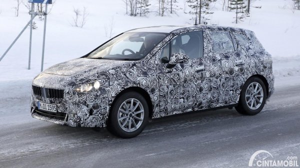 BMW 2 Series Active Tourer 2021 Tertangkap Kamera, Ubahannya Signifikan