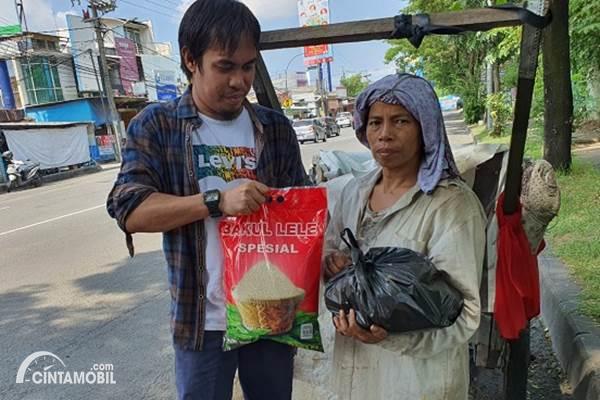 Almazer Indonesia Berbagi Sembako kepada Masyarakat di Jawa dan Sumatera