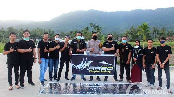 AASD Chapter Padang dan FCOC Berikan Bantuan Sosial Buat Warga