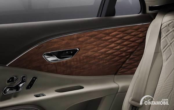 Bentley Berhasil Ciptakan Panel Kayu Tiga Dimensi