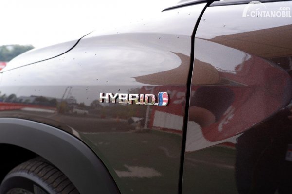 Kijang Innova Jadi Mobil Hybrid Pertama Toyota yang Lahir di Indonesia