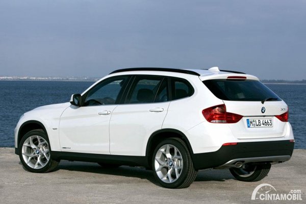 Review BMW X1 sDrive18i 2011 Baby Off Roader Bergaya Klasik