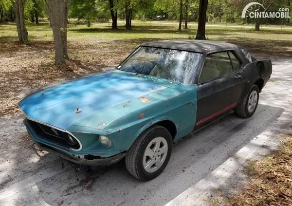 Waduh, Toyota Prius Diubah Jadi Ford Mustang