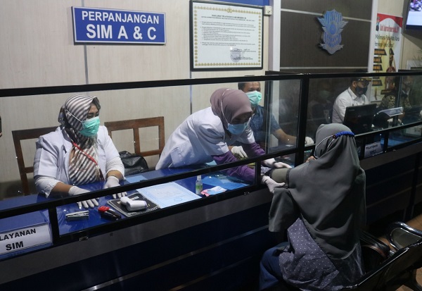 Di Semarang, Ada Layanan Perpanjangan SIM Tiap Malam Minggu
