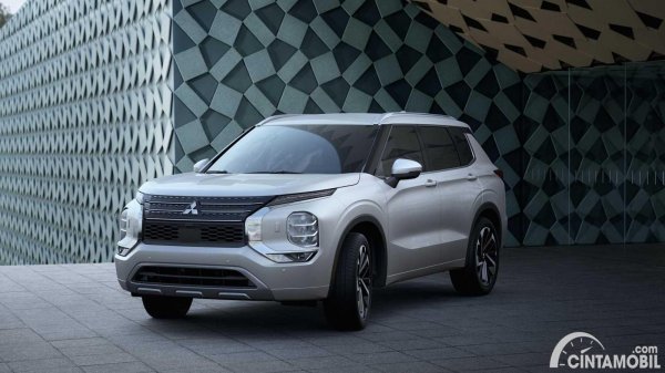 Mitsubishi Outlander 2021 Berbodi Nissan Rogue Dirilis