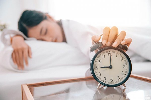 Perhatikan Jam Biologis Jika Harus Tetap Mengemudi saat Puasa
