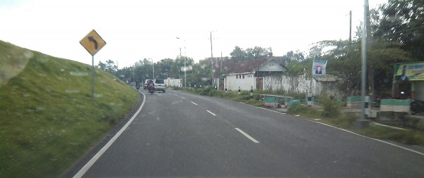 gambar jalan raya ploso, jombang