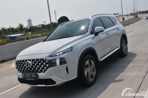 First Drive Hyundai Santa Fe Gasoline Signature AT 2021: Lebih Tenang Tak Kalah Kencang?