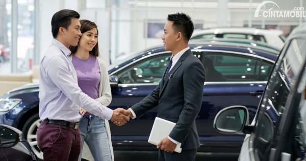 Simulasi Kredit Mobil Mandiri VS KKB BCA, Mana yang Sebaiknya Dipilih?
