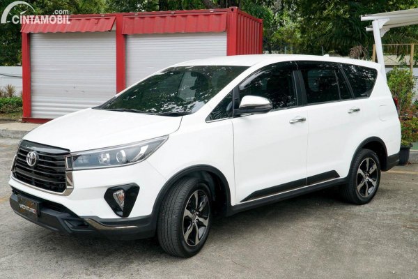 Lengkap! Ketahui Pajak Mobil Innova dari Tahun 2004 Hingga Terbaru