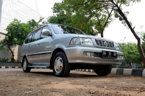 5 Alasan Toyota Kijang LGX Masih Layak Diburu