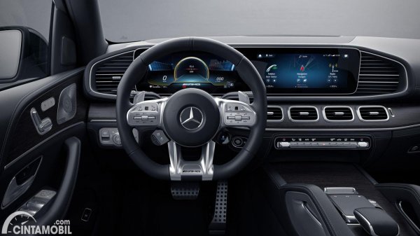Gambar menunjukkan tampilan interior dari Mercedes-benz GLE