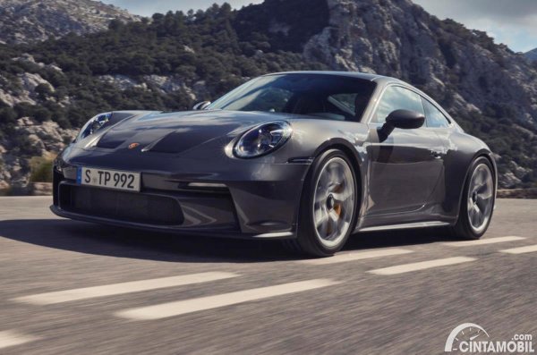 Porsche 911 GT3 Touring Diluncurkan, Hadir Dengan Transmisi Manual dan PDK