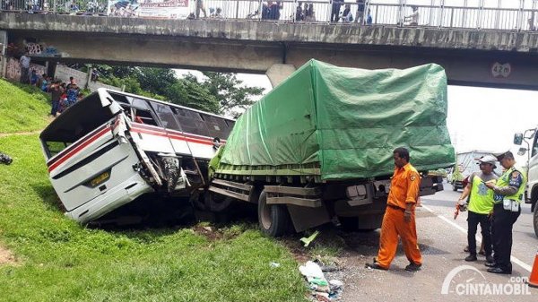 Ini Dia Penyebab Rem Blong Pada Bus & Truk