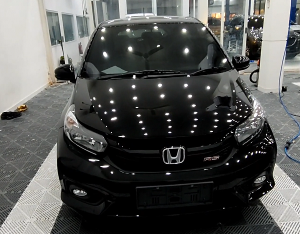 Honda Brio Hitam Lebih Eksklusif, Simak Kelebihan dan Kekurangannya