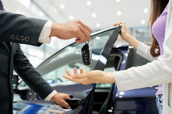 5 Keuntungan Kredit Mobil Impian dengan Seva.id