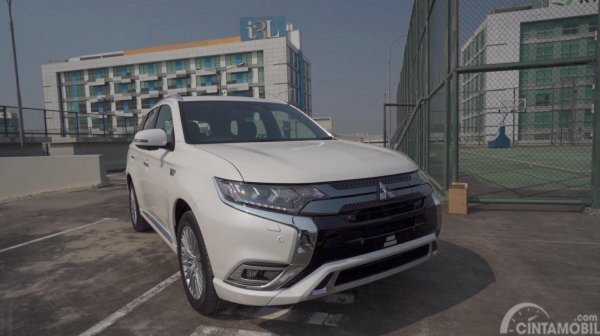 Bantah Suntik Mati Mitsubishi Outlander PHEV, MMKSI: Kami Masih Jual