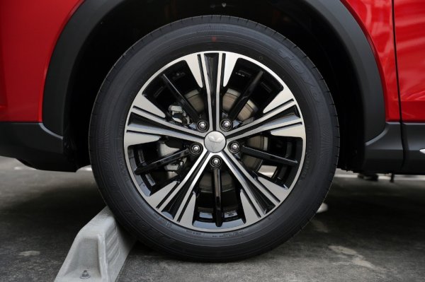 Hingga 30 September, Ganti Ban Mobil Mitsubishi Diskon 30%