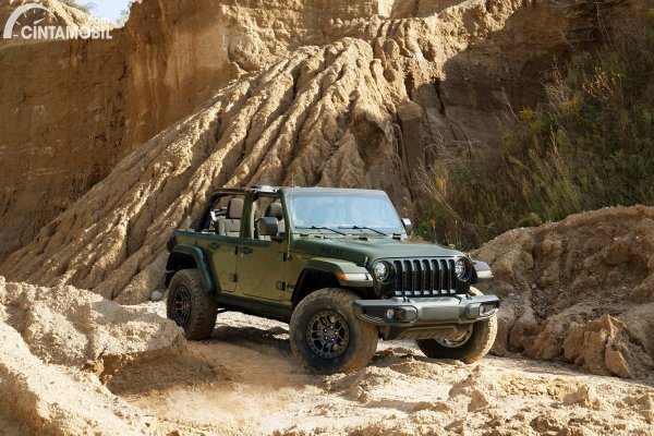 Jeep Wrangler Willys Makin Andal di Medan Off-Road Dengan Ban 35 Inci