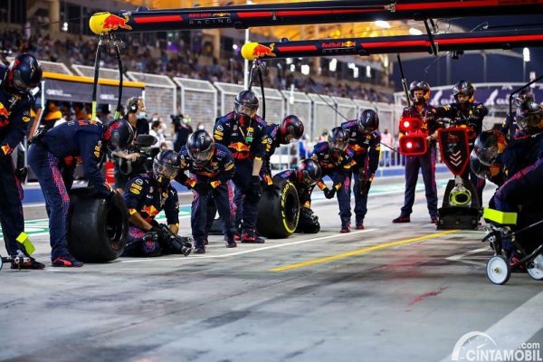 Bocoran Gaji 'Tukang Ganti Ban' di F1, Setahun Bisa Beli Ferrari!