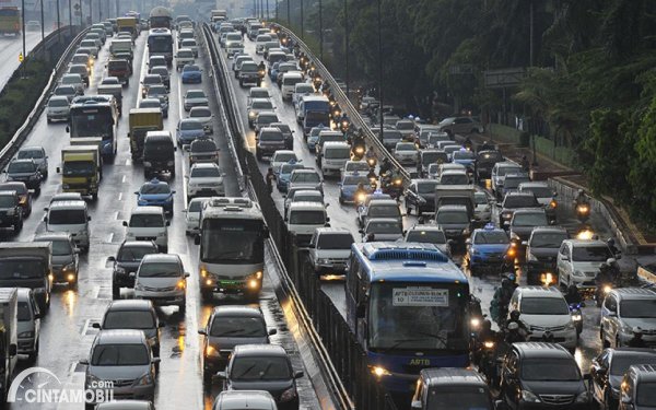 Indonesia Akan Stop Menjual Mobil Bermesin Konvensional Mulai 2050