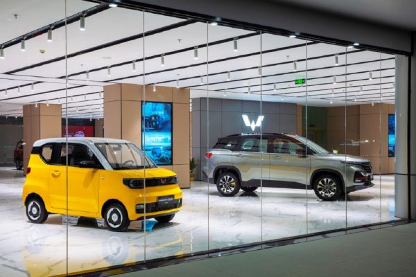 Mobil Listrik Wuling Mulai Mejeng di Jakarta Nih!