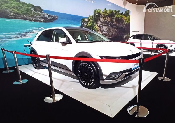 Modal Rp 5 Juta Bisa Pesan Mobil Listrik Pertama Rakitan Indonesia