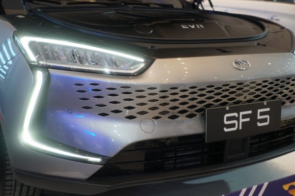 Mobil Listrik DFSK Seres SF5 Bisa PP Jakarta-Solo dalam Sekali Ngecas