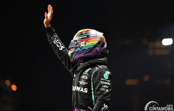 Usai Dikalahkan Verstappen, Lewis Hamilton Ingin Pensiun?
