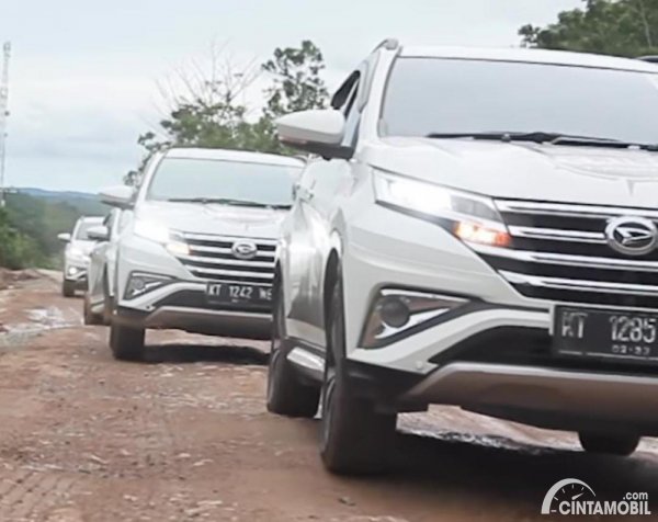 Jalan Ibu Kota Negara Baru Masih Rusak, Daihatsu Terios Unjuk Ketangguhan