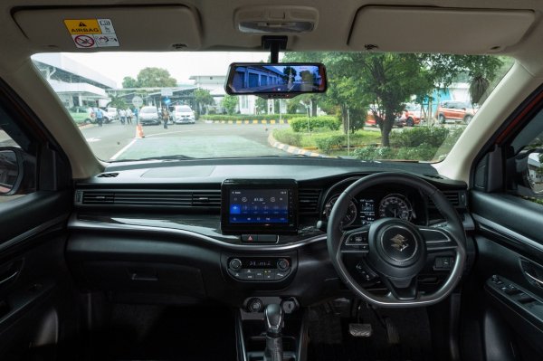 Cara Mudah Mencegah dan Mengobati Kaca Mobil Jamuran