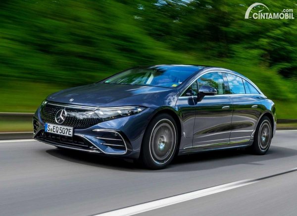 Bakal Masuk ke Indonesia, Moose Test Mercedes EQS Mengkhawatirkan