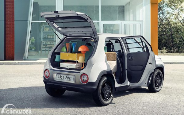 Penantang Daihatsu Rocky Hadir dalam Versi Van, Punya Sistem ADAS