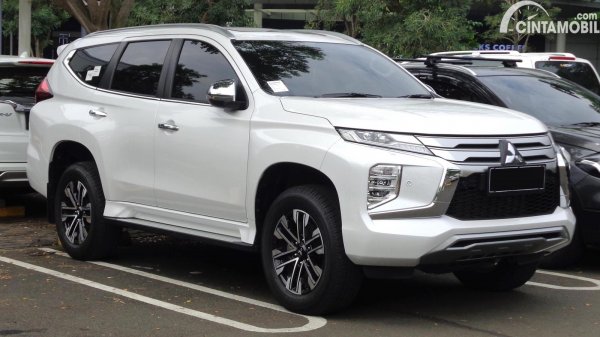 Nyaman Berkendara Harian dengan Mitsubishi Pajero Sport Dakar 4x2
